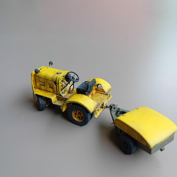 72001 CLARKTOR 6 Tracteur d'aérodrome – Image 2